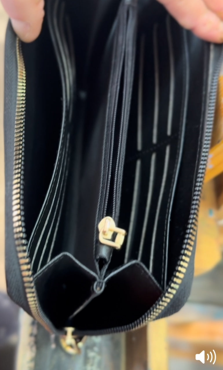 Un porte-monnaie unique, entre art et élégance !